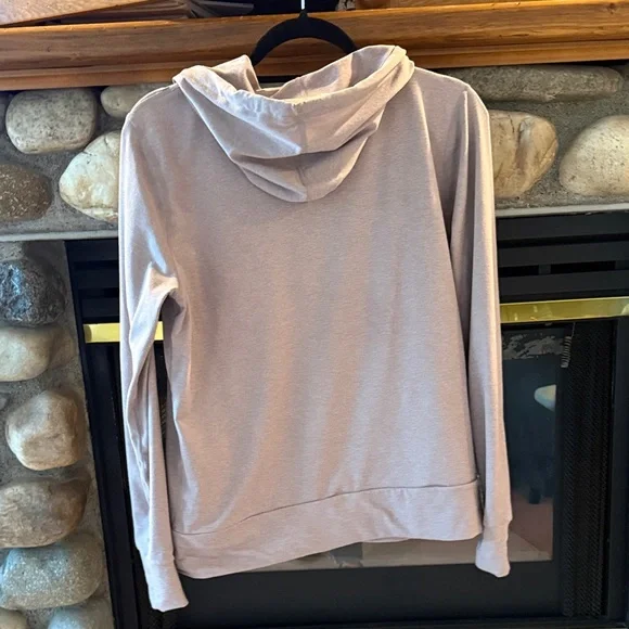 Vuori Performance Dusty Pink Hoodie - Picture 4 of 4